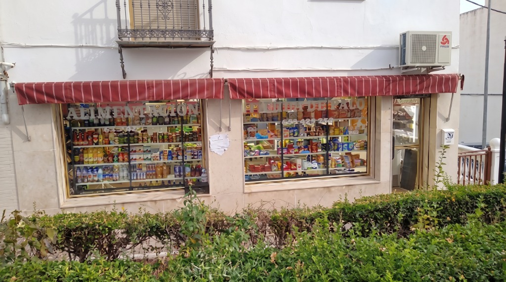Fachada principal de La Tienda de Paco